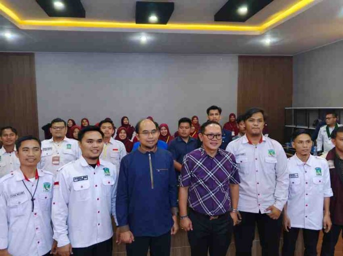 Kesatuan Aksi Mahasiswa Muslim Indonesia (KAMMI) Wilayah Sumatera Selatan secara resmi membuka kegiatan Pembukaan dan Stadium General Daurah Marhalah Tiga (DM 3) Sumatera Selatan Tahun 2025 dengan tema “Great Leaders, Great Influencers: Energi Indonesia Emas 2045”. Kegiatan ini digelar di Balai Diklat Keagamaan Palembang, Selasa (23/12) malam