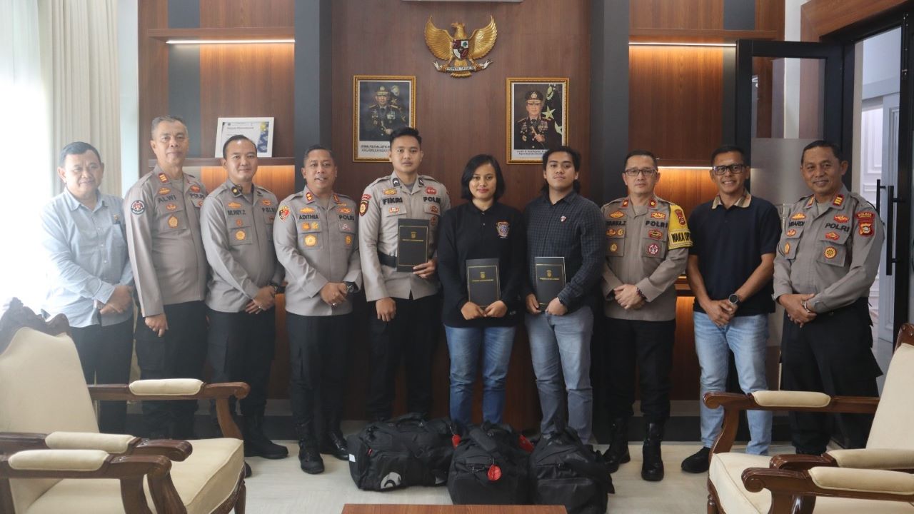 Kapolres Lubuk Linggau Berikan Penghargaan kepada Personel Berprestasi Nasional Taekwondo