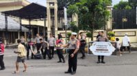 Polres Lubuk Linggau Bagikan Takjil Gratis untuk Pengguna Jalan di Yos Sudarso