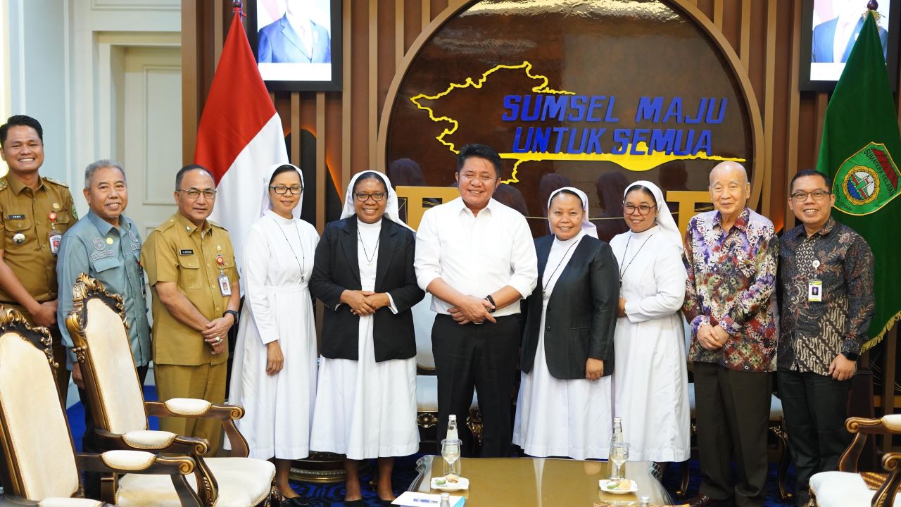 Gubernur Herman Deru Terima Audiensi Panitia 100 Tahun Suster Charitas Palembang