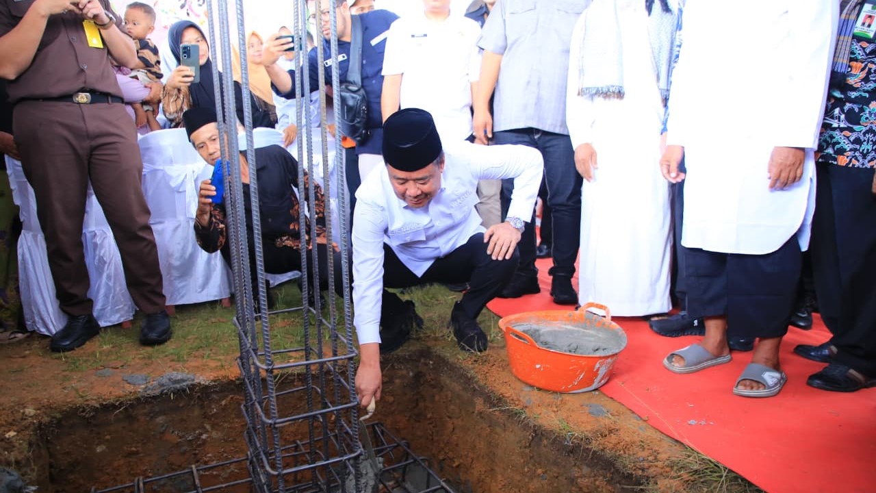 Peletakan Batu Pertama Masjid Baitul Huda di OKU Timur oleh Wagub Sumsel