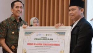 Ratu Dewa Terima Penghargaan Sahabat Masjid di Ajang Masjid Teladan 2026
