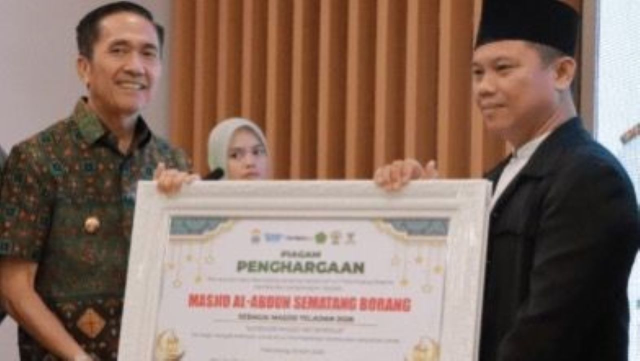 Ratu Dewa Terima Penghargaan Sahabat Masjid di Ajang Masjid Teladan 2026