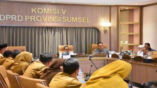 Rapat Komisi V DPRD Sumsel Bahas LKPJ 2025 Bersama Biro Kesra