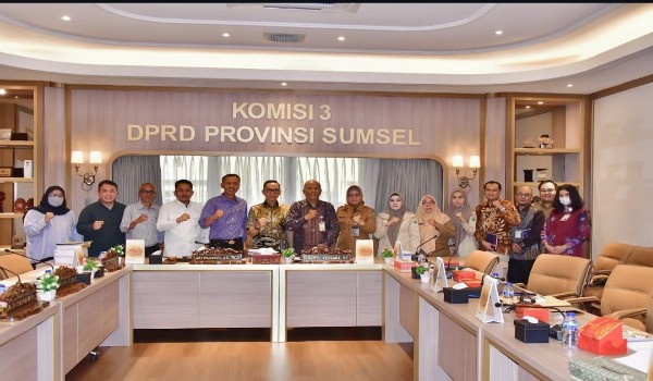 Rapat Pansus III DPRD Sumsel bersama Direksi PT Jamkrida Bahas LKPJ 2025