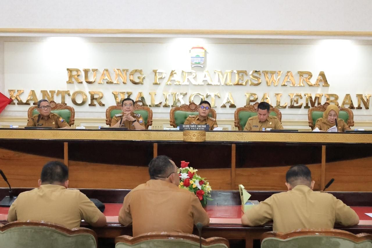 Sekda Palembang Aprizal Hasyim Pimpin Rapat Penguatan Integritas Pemerintahan di Ruang Parameswara Sekda Palembang Aprizal Hasyim Pimpin Rapat Penguatan Integritas Pemerintahan di Ruang Parameswara