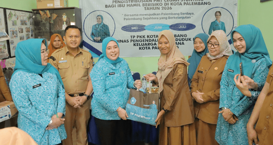 Dewi Sastrani Ratu Dewa Kick Off Distribusi PMT bagi Ibu Hamil Risiko Stunting di Sematang Borang Dewi Sastrani Ratu Dewa Kick Off Distribusi PMT bagi Ibu Hamil Risiko Stunting di Sematang Borang