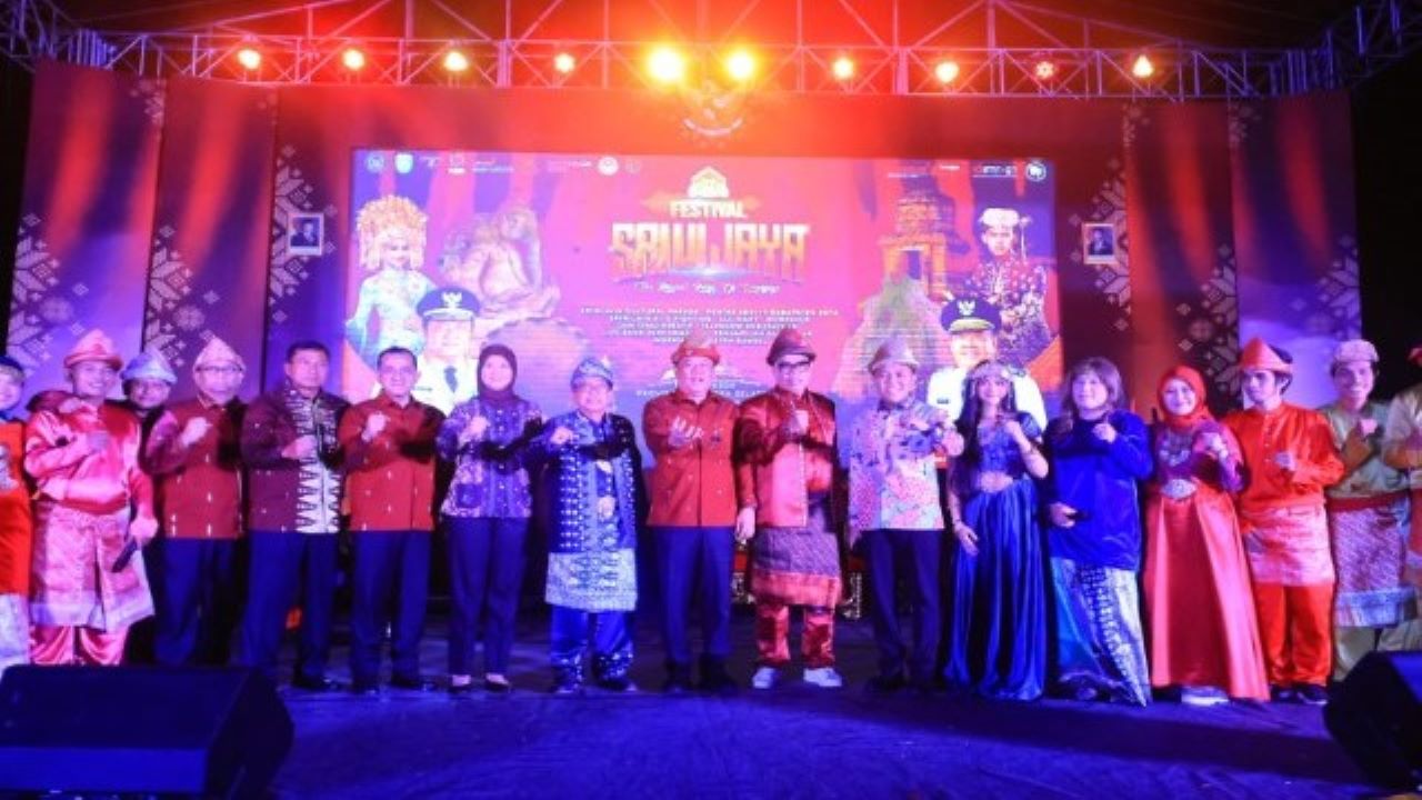 Wagub Sumsel Cik Ujang Membuka Festival Sriwijaya 2026 di Palembang Wagub Sumsel Cik Ujang Membuka Festival Sriwijaya 2026 di Palembang