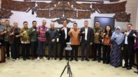 Ruang Rapat Komisi XI DPR RI, Gedung Nusantara I, Kompleks Parlemen Senayan, Jakarta. Ruang Rapat Komisi XI DPR RI, Gedung Nusantara I, Kompleks Parlemen Senayan, Jakarta.