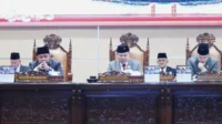Dewan Perwakilan Rakyat Daerah (DPRD) Provinsi Sumatra Selatan (Sumsel) menggelar Rapat Paripurna ke-XXXVII (37) dengan agenda penyampaian penjelasan Gubernur terhadap Rancangan Peraturan Daerah (Raperda) Pertanggungjawaban Pelaksanaan APBD Provinsi Sumsel Tahun Anggaran 2025. Agenda penting ini berlangsung di Ruang Rapat Paripurna DPRD Sumsel, Palembang, Senin, 22 Juni 2026. Dewan Perwakilan Rakyat Daerah (DPRD) Provinsi Sumatra Selatan (Sumsel) menggelar Rapat Paripurna ke-XXXVII (37) dengan agenda penyampaian penjelasan Gubernur terhadap Rancangan Peraturan Daerah (Raperda) Pertanggungjawaban Pelaksanaan APBD Provinsi Sumsel Tahun Anggaran 2025. Agenda penting ini berlangsung di Ruang Rapat Paripurna DPRD Sumsel, Palembang, Senin, 22 Juni 2026.