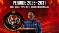 Dewan Pembina Harimau Sumatera, Firdaus Hasbullah, menyampaikan sambutan pada Deklarasi Akbar Harimau Sumatera Bersatu Periode 2026–2031 di Hotel Aryaduta Palembang, Rabu (8/7/2026).